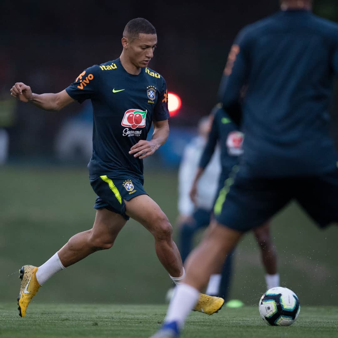 サッカー ブラジル代表チームさんのインスタグラム写真 - (サッカー ブラジル代表チームInstagram)「Começou a preparação para a decisão da Copa América! Agora é reta final em busca do título. Bora, Brasil! ⠀ #JogaBola #SeleçãoBrasileira #CopaAmérica ⠀ Fotos: @lucasfigfoto / CBF」7月5日 6時28分 - cbf_futebol