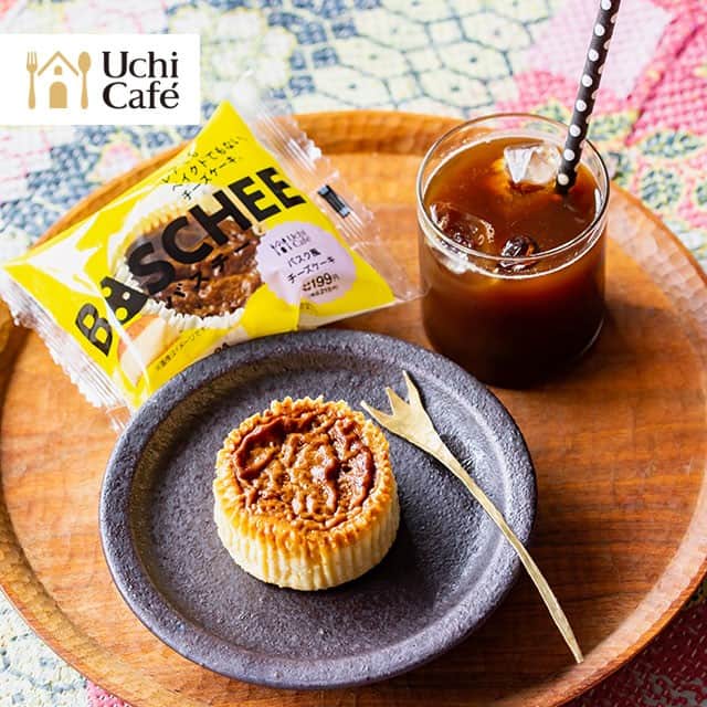 のインスタグラム：「今日は #チーズケーキの日 。レアでもベイクドでもない、「バスチー -バスク風チーズケーキ-」が大好評発売中です(^^) #ローソン #ウチカフェ #バスチー #ローソンスイーツ #LAWSON #バスク風チーズケーキ #チーズケーキ #おやつ #デザート #cheesecake #cheese #cake #dessert #sweets #japanesefood #instagood #foodstagram #foodpics」