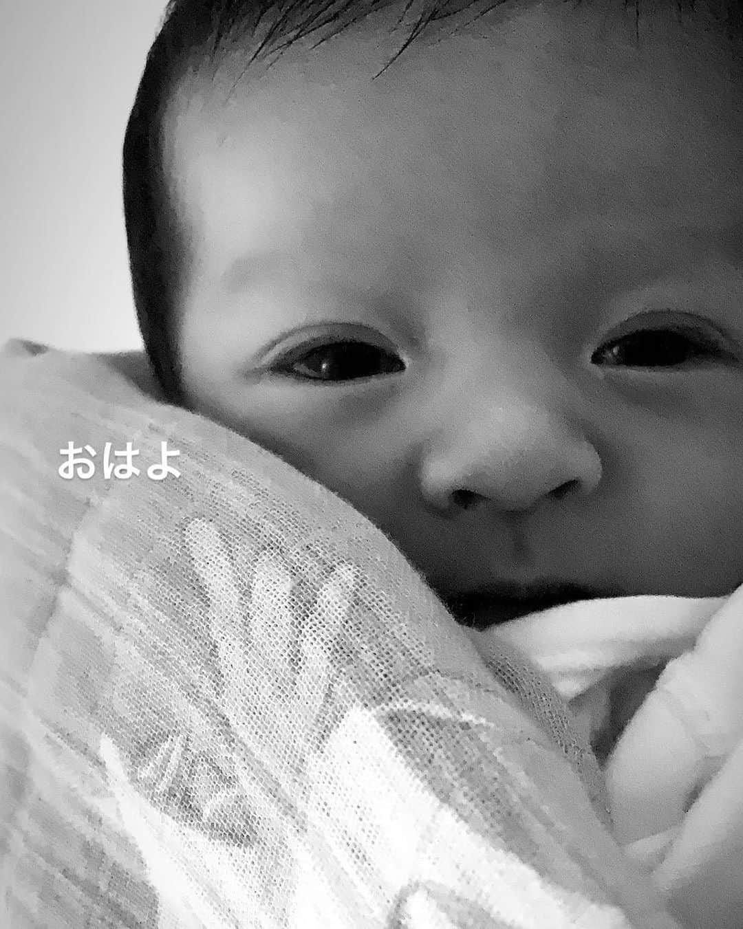 小濱なつきのインスタグラム：「Good morning 🌈🦄」