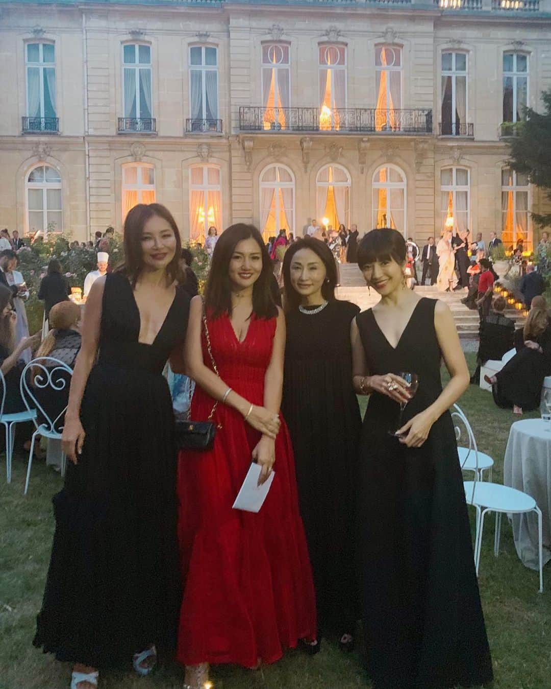 福王寺彩野さんのインスタグラム写真 - (福王寺彩野Instagram)「Paris Last Night🇫🇷 イタリア大使館で行われたVALENTINO "BORN IN ROMA"Party✨🥂❤️ 本当に素敵な空間でした🌹 日本でもこういうパーティーあったらいいのになぁ🥺💓 #parisfashionweek2019 #valentino #valentinohautecouture #gala #party #borninroma」7月5日 7時24分 - ayano_fukuoji