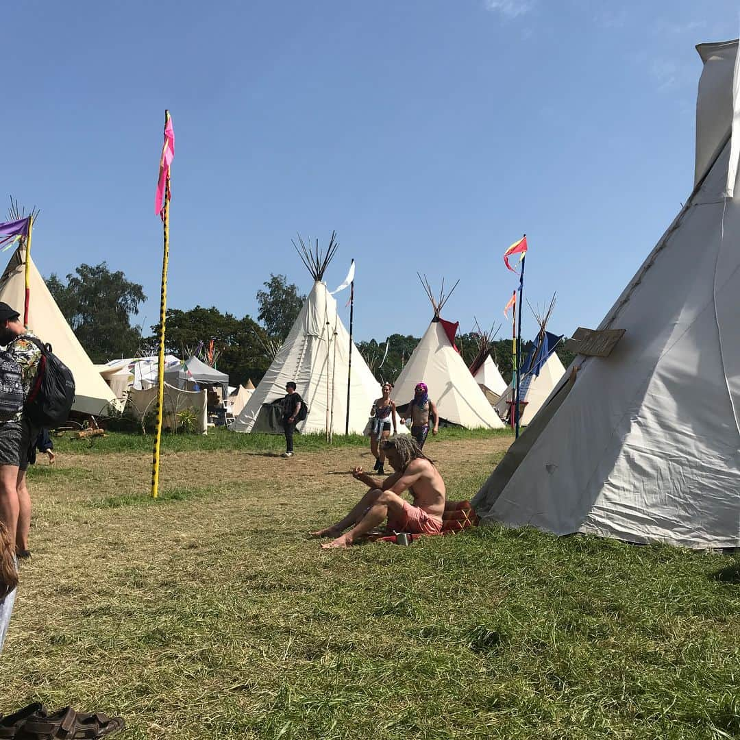 ジョージア・メイ・ジャガーさんのインスタグラム写真 - (ジョージア・メイ・ジャガーInstagram)「@glastofest I LOVE YOU! 💜」7月5日 7時55分 - georgiamayjagger