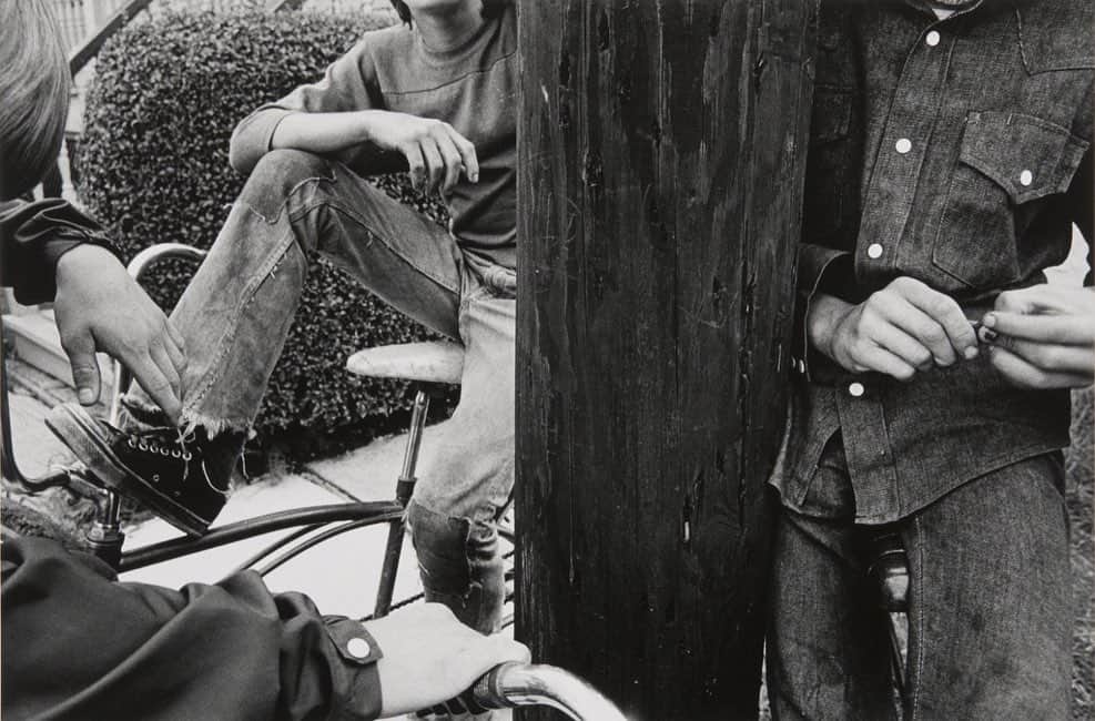 フィラデルフィア美術館さんのインスタグラム写真 - (フィラデルフィア美術館Instagram)「Things are about to get strange... #StrangerThings • “Untitled (hands/legs/bike/pole)," 1974, by Mark Cohen © Mark Cohen. “’Untitled’ (Petit Palais),” 1992, by Felix Gonzalez-Torres. "’Tykho’ Radio,” designed 1997 by Marc Berthier.」7月5日 8時04分 - philamuseum