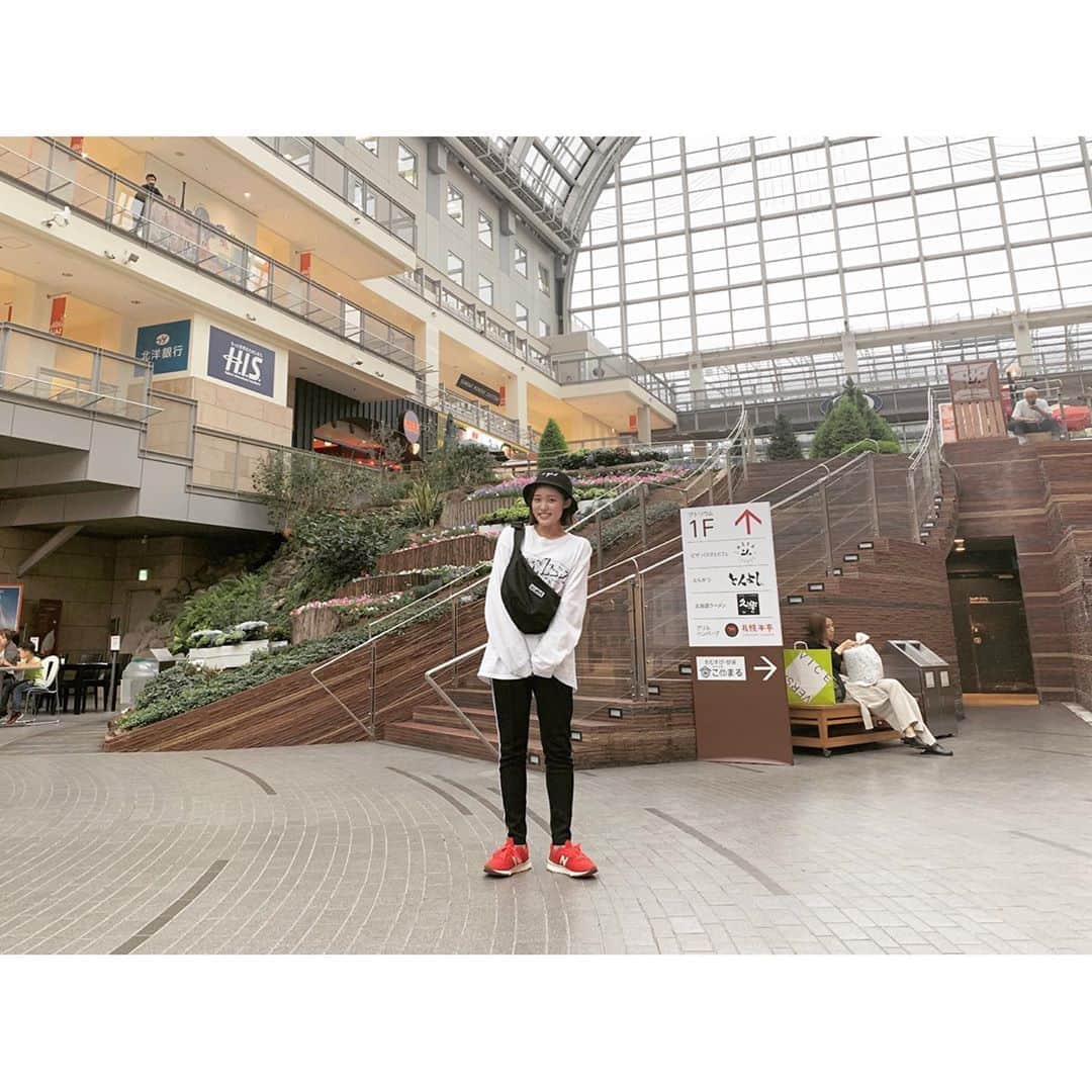 王林さんのインスタグラム写真 - (王林Instagram)「さっぽろろーん . . #X-girl #adidas #newbalance  #札幌」7月5日 18時58分 - ourin_ringoooo