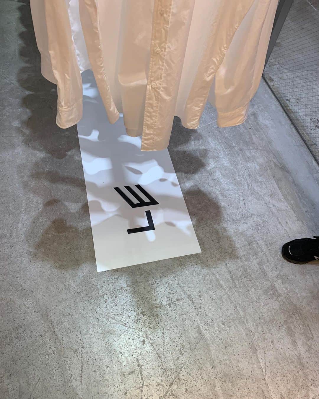 松本恵奈さんのインスタグラム写真 - (松本恵奈Instagram)「昨日は久しぶりに”LE”のレセプションに行ってきました。 洋服も可愛かったしみんなにも会えたし、真っ白なシャツまで買っちゃったし大満足な夜でした♡ 私も洋服を作る人だけどやっぱり他のデザイナーさんの作った服は違う良さがあってときめく。 #le」7月5日 19時00分 - ena1123