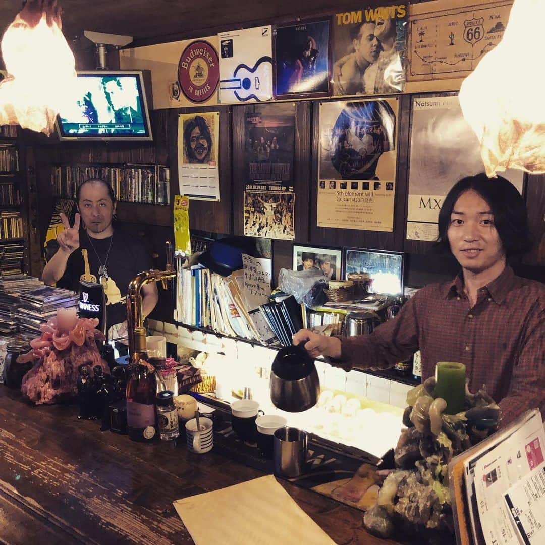 山川のりをのインスタグラム：「今夜は金沢ジェラスガイにてギターパンダライブです。19時/20時、3000円+D /3500円+Dです。共演は小阪惇平さん。お近くの方々会いにきてアイニージュー！guitarpanda.net」