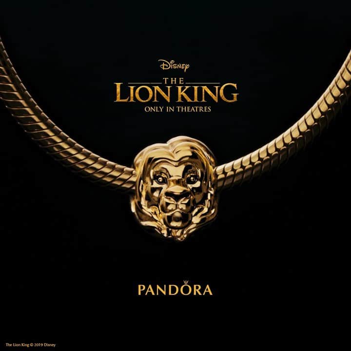 のインスタグラム：「The new Disney’s The Lion King and Pandora collaboration is a symbol of the strength and power of family bonds and friendships. See #TheLionKing only in theatres. #DISNEYxPandora」