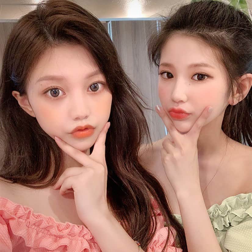 Chuuのインスタグラム：「chuu summer🌴✨#chuuseoul」