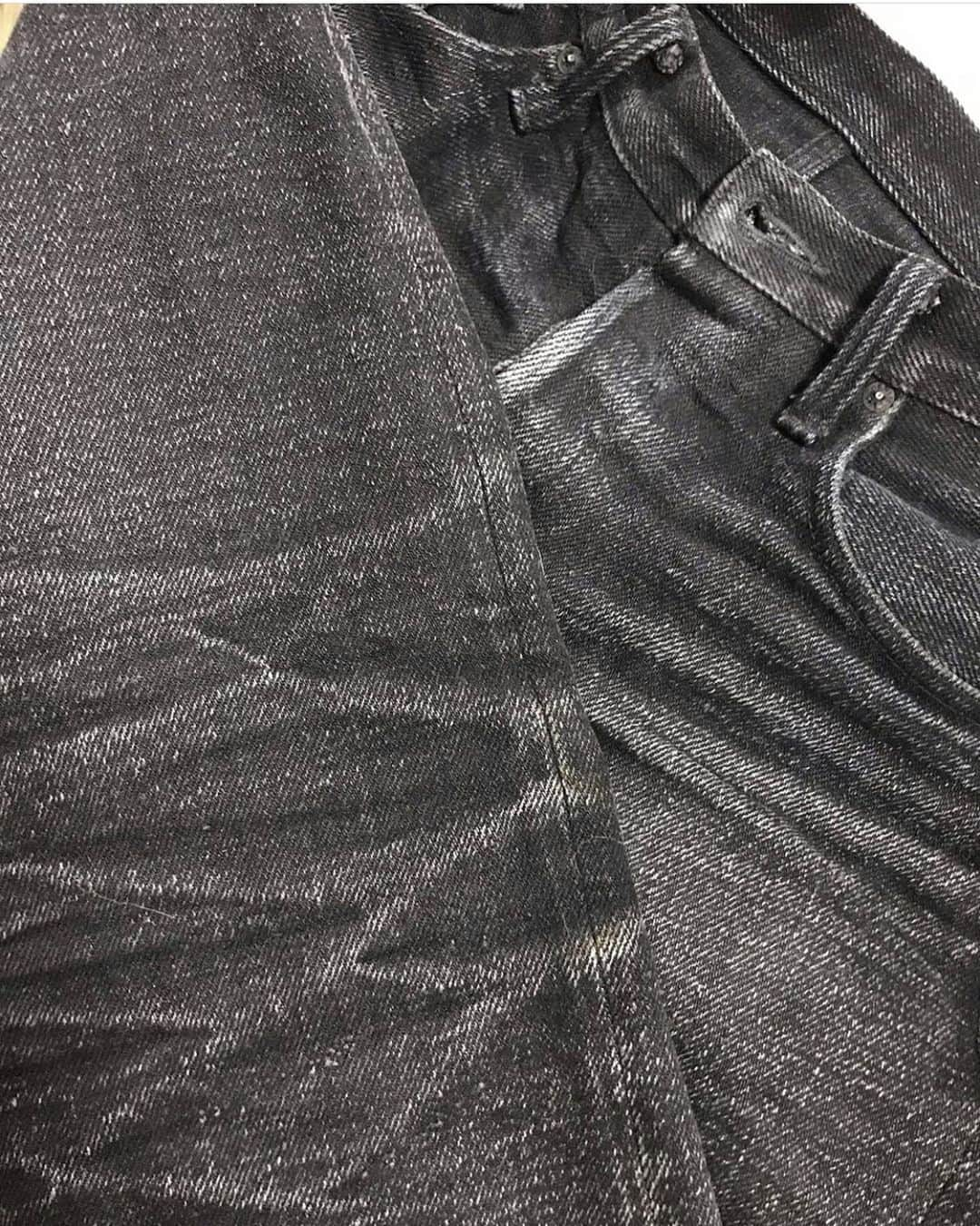 Denimioさんのインスタグラム写真 - (DenimioInstagram)「For your #fadefriday what about some black #secretdenim from #onidenim?」7月5日 17時56分 - denimio_shop