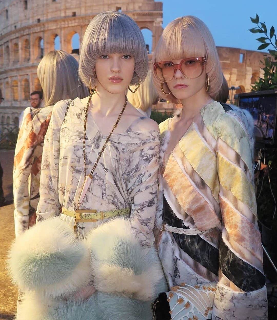 British Vogueさんのインスタグラム写真 - (British VogueInstagram)「Hairstylist and #BritishVogue contributing beauty editor @SamMcKnight1 created 54 wigs for the #FendiCouture show in Rome. Each one cut into a round bob and dyed to match each outfit, the colours inspired by every shade of Roman marble. The spectacular show dedicated to the late #KarlLagerfeld, who was artistic director of the brand for 54 years, was set on Palatine Hill, with the magnificent Colosseum landmark providing an impressive backdrop.」7月5日 18時18分 - britishvogue