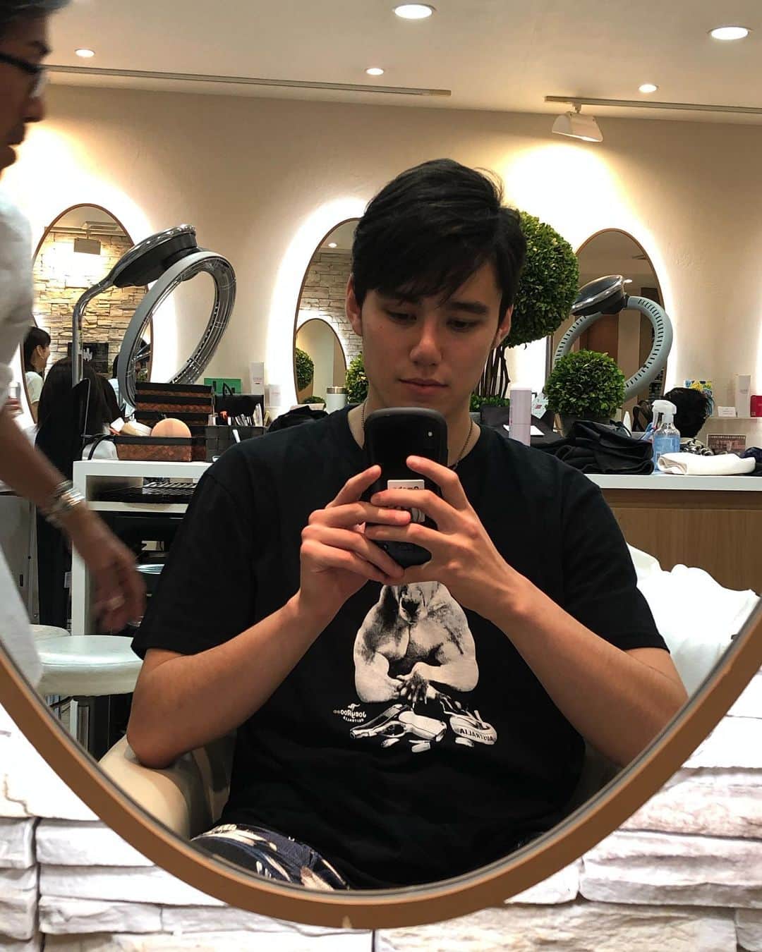 高野海琉のインスタグラム：「Gotta new haircut 💇‍♂️」