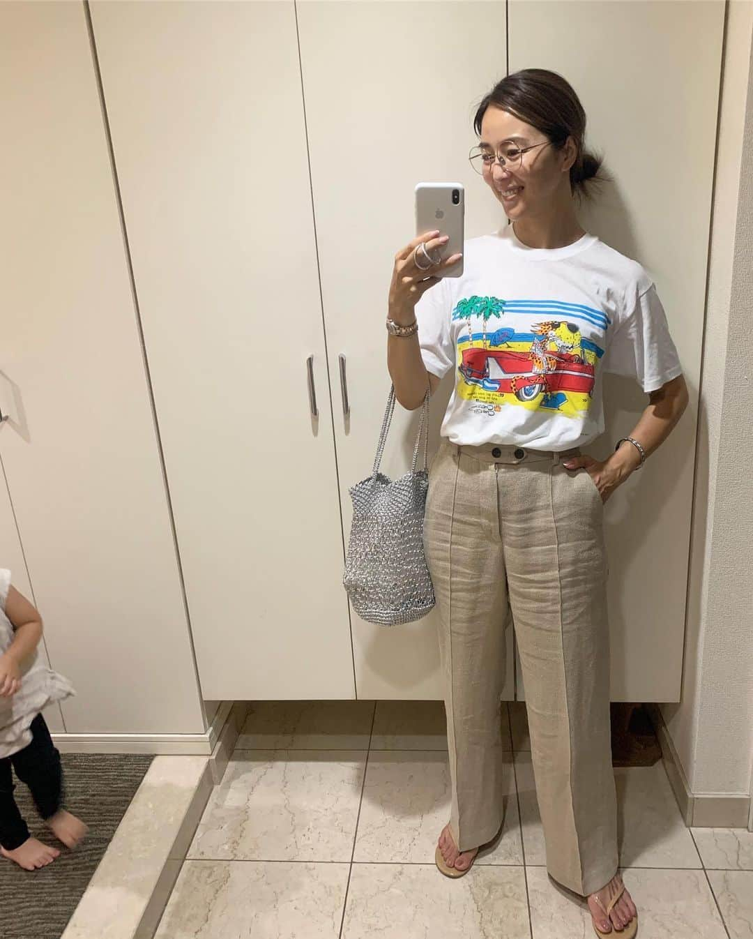 鈴木六夏さんのインスタグラム写真 - (鈴木六夏Instagram)「先日と同じパンツを 珍しく衝動買いした vintage T-shirt’s と。  vintageはなかなか選び方が難しいと思ったりしますが、 信頼しているshopがセレクトしているものだと、 安心してトライ出来たりします(^^) これは @third_magazine で。 陽気なトラに心奪われる♡ 何気にQとリネンがリンクしていました😊 #riccascloset  #riccaミニマムクローゼット  @rikuka.closet」7月5日 18時48分 - rikuka.62