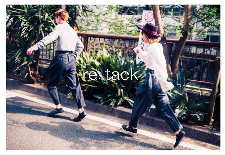 のインスタグラム：「兄ちゃんのブランド 【re.tack⠀】の lookモデルをしたよ🍒  かわいい靴でどんな服にも 合わせやすいから ぜひみんなに知ってほしい☝🏼️❤️ 12日は一般公開展示会だから 誰でも見に行けるし 注文できるよ🌼  兄ちゃんにも会えます🕺💘(笑) ぜひぜひ～🦋 #retack」
