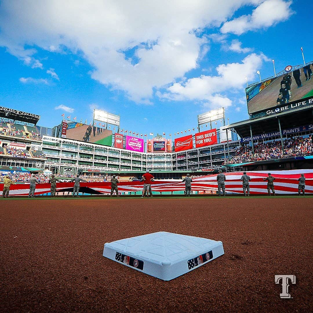 テキサス・レンジャーズさんのインスタグラム写真 - (テキサス・レンジャーズInstagram)「America’s pastime, it’s only fitting.」7月5日 10時03分 - rangers