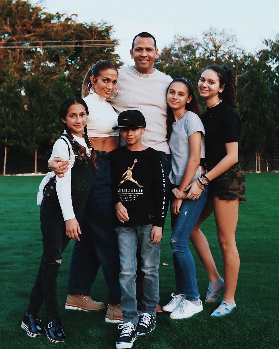 People Magazineさんのインスタグラム写真 - (People MagazineInstagram)「Say cheese! ❤️ Jennifer Lopez and Alex Rodriguez are celebrating with a family-filled Fourth of July. | #Regram @arod: “From our family to yours, have a happy and safe #July4th holiday everyone! 🇺🇸”」7月5日 10時35分 - people