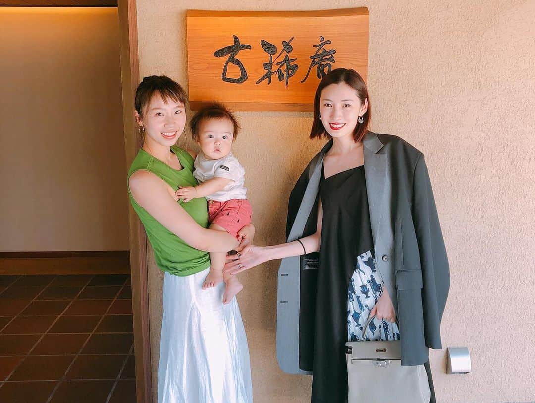 ソンミさんのインスタグラム写真 - (ソンミInstagram)「スワイプしてね☞☞☞ 初山口。 親友夫婦と温泉にきたよ。 部屋に温水プールがついてて 夕方までくたくたに遊びました。笑 今朝寝起きにプールに飛び込んで一日スタート。  妊娠発覚以来、初の温泉に親友が癒されててよかった♡  素晴らしい旅館でした。  #trip #friday #breakfast #gm #morning #instagood  #온천 #여행 #여행스타그램  #温泉 #旅館 #そんきち国内旅編」7月5日 10時30分 - sonchan0111