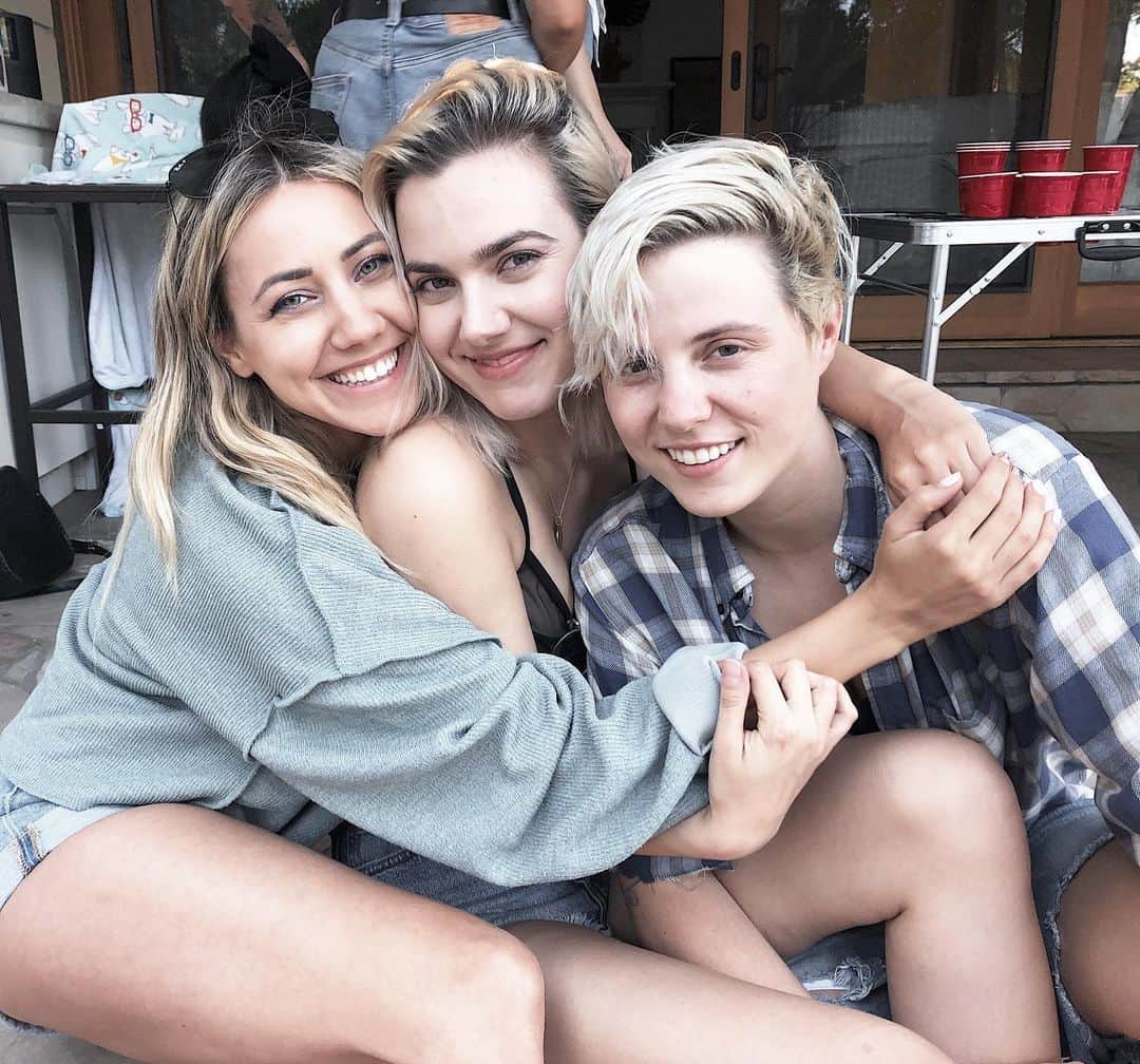 Camden Scottのインスタグラム：「My wifey angels!!!」