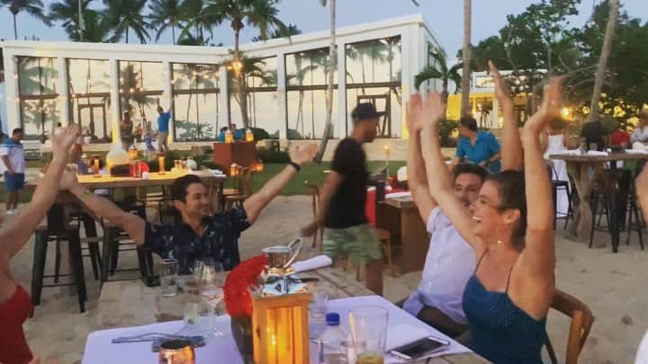 ジョジョ・フレッチャーのインスタグラム：「My family gets it... 😂🇺🇸 #merica」