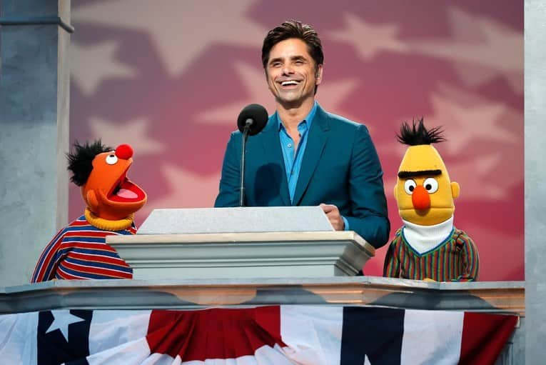 セサミストリートさんのインスタグラム写真 - (セサミストリートInstagram)「Happy 4th of July! We had a blast celebrating with @july4thpbs and @johnstamos in Washington, DC! ♥️💙 Photo: Paul Morigi/Getty Images for Capitol Concerts, Inc.」7月5日 10時47分 - sesamestreet