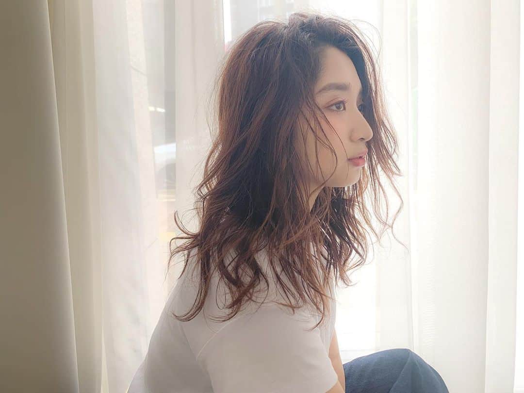 鮫島邦明のインスタグラム：「今日は経営会議から^_^  意識的にしている事が 習慣になるまで、毎日やる  #ハイライト #アッシュカラー #梅田美容室 #梅田美容院 #ヘア#梅田ヘアスタイル #髪型 #ヘアセット #ヘアメイク #キラ水 #グラデーション #ホリスティックカラー #ヘアアレンジ #アレンジ #就活 #美容学生 #美容専門学校#gu #snidel #梅田美容師 #モデル #サロンモデル #サロモ #ヘアカタ #ショートヘア#ショート #aujua --------------------------------------. 梅田と東京出店を計画中 スタッフ募集中メッセージくださいね★ AVANCE.CROSStuin梅田茶屋町 TEL06-6377-7211 AVANCE.CROSSmel c西梅田 TEL06-6348-2050 gif.hair TEL06-6377-7277 AVANCE.京橋 TEL06-6356-1555」