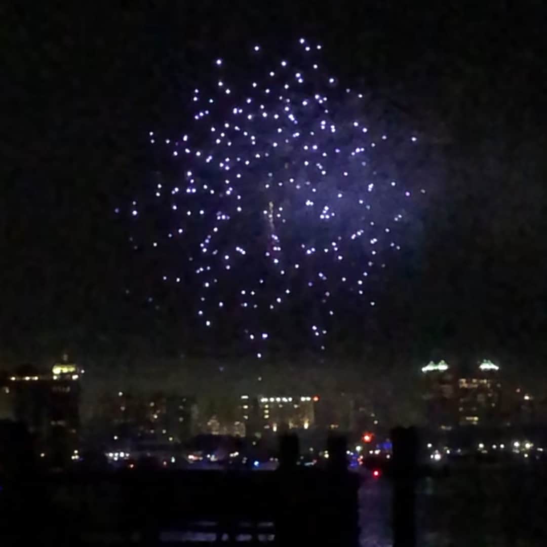 ネイサン・バーソロメイのインスタグラム：「Happy 4th of July! 🇺🇸🇺🇸🇺🇸」