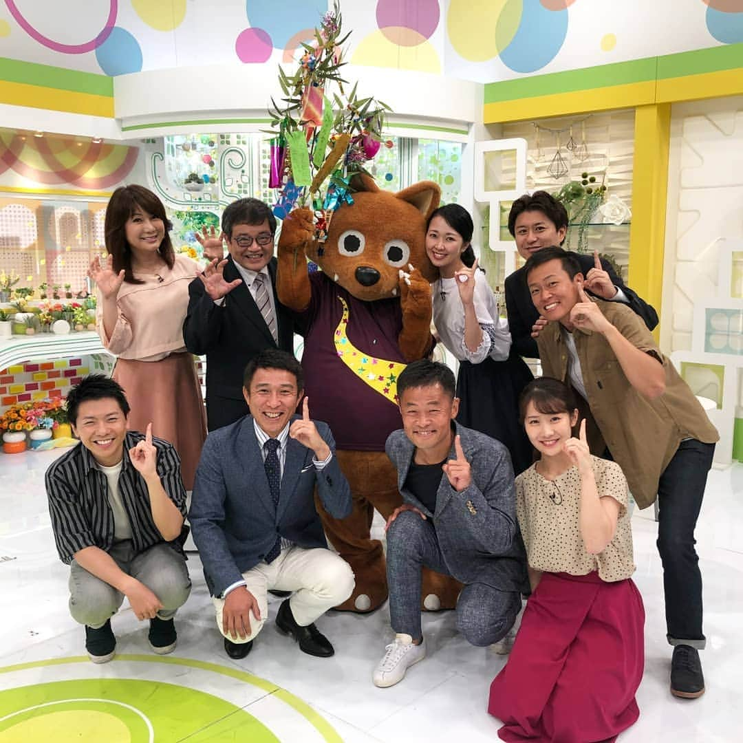 佐藤裕二さんのインスタグラム写真 - (佐藤裕二Instagram)「今日は小倉隆史さんの#誕生会 でした。 優しいパパでもある小倉さん。 小倉さんは昭和48年生まれ、私は47年生まれで同世代だったりします。 小倉さん若々しいな。 おめでとうございます！  #誕生日 は７月６日#同世代 #happybirthday  #おめでとうございます  #ケーキ#誕生日ケーキ #似顔絵ケーキ  #レフティーモンスター #パパ  #サッカー#j#グランパス #fc伊勢志摩 #小倉あん （笑） #森永卓郎 さん#はるな愛 さん #山田修作 3 #竹田基起 #徳重杏奈#上坂嵩 #島津咲苗  #佐藤裕二  #メーテレ #ドデスカ」7月5日 12時25分 - karaage_satou