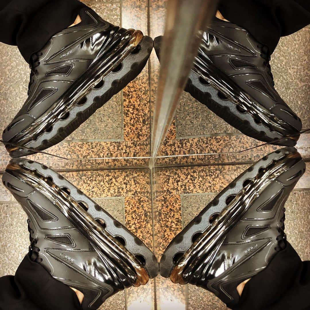 久保田秀敏さんのインスタグラム写真 - (久保田秀敏Instagram)「#shoes53045 #gr8 #sneaker  かっこ良き！」7月5日 12時26分 - hidetoshi_kubota