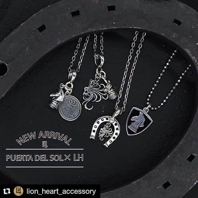 プエルタ・デル・ソルさんのインスタグラム写真 - (プエルタ・デル・ソルInstagram)「#Repost @lion_heart_accessory (@get_repost) ・・・ ． ． 2019.7.5(fry) New Release ． 【LION HEART × PUERTA DEL SOL】 ． New collaboration product release &  become a regular product！ ———————————————————————— LION HEARTとPUERTA DEL SOLのコラボコレクション2019年モデルが発売しました。 ． さらに、2016年＆2018年コラボモデルも再販売決定！ ———————————————————————— 今回はコラボアクセサリー発売記念企画として、デザイナーであり代表取締役の平野さんへインタビューを行いました。 ． ライオンハート公式ECショップからご覧いただけますので、ぜひチェックしてみてください◎ ． https://lionheart-store.com/news/lion-heart-x-puerta-del-sol-2019/ ———————————————————————— #ライオンハート #lionheart #アクセサリー #accessory #ネックレス #necklace #コラボ #メンズファッション #メンズアクセ #mensfashion #写真 #おしゃれ #ストリートスタイル #シルバー #silver #ギフト #gift #ペア #zozotown #阪急メンズ大阪 #新宿マルイメン #有楽町マルイ」7月5日 12時42分 - puertadelsol_official