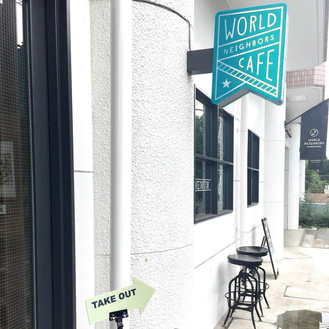 WorldNeighborsCafe/SoooLiquidさんのインスタグラム写真 - (WorldNeighborsCafe/SoooLiquidInstagram)「⁠⠀⠀ ⁠⠀⠀ テイクアウトをご利用のお客様は、矢印の方へ進んでください👉👉👉⁠⠀⠀ ワンちゃんとお散歩中の方、外からでもオーダーが可能です🦊🦊⁠⠀⠀ -----------------------------------⁠⠀⠀ #worldneighborscafe #soooliquid」7月5日 12時54分 - laundrycafe_kiyosumi