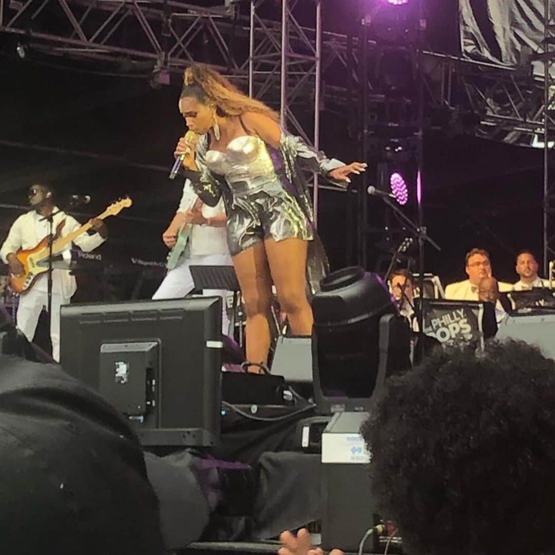 ジェニファー・ハドソンのインスタグラム：「@july4thphilly fun!」