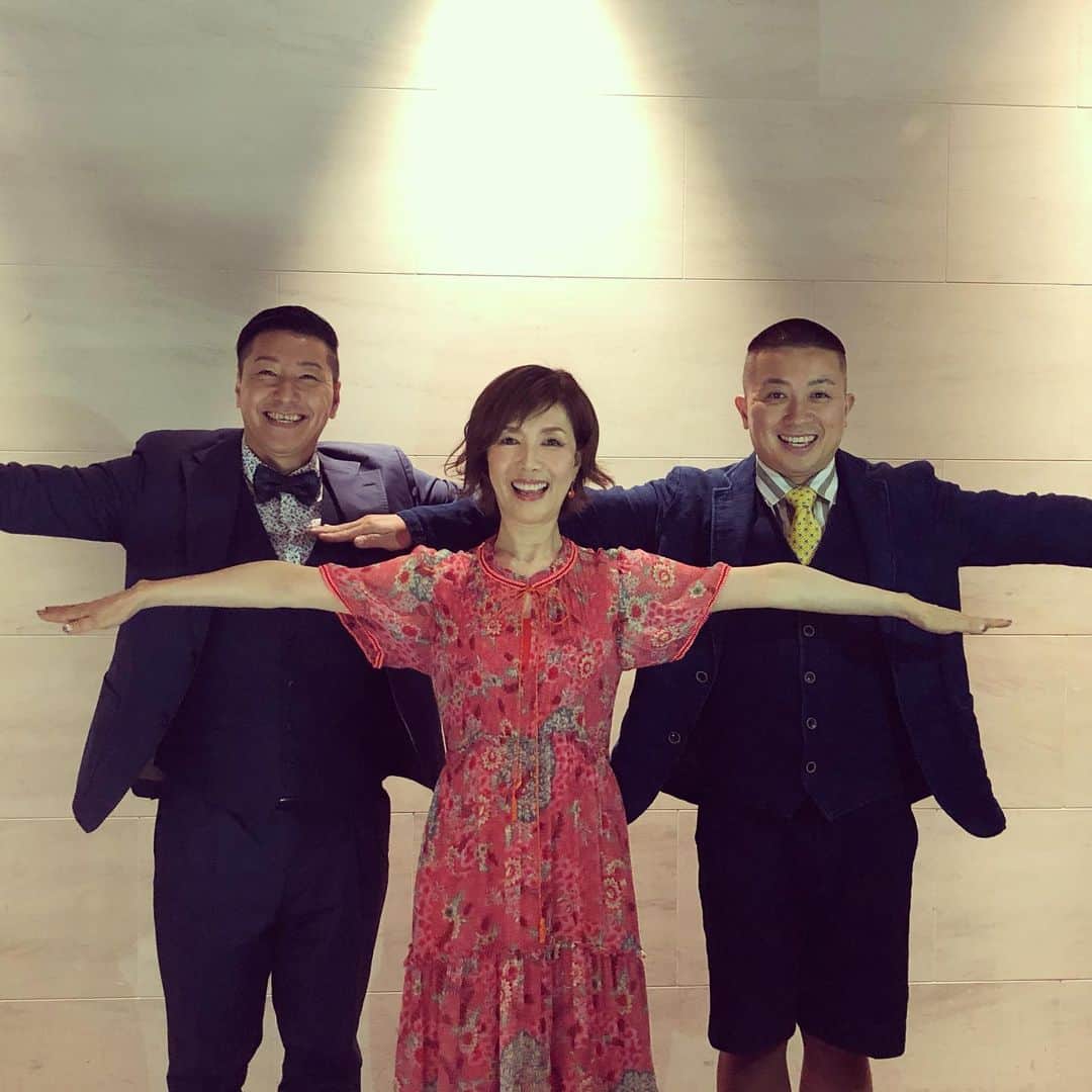 長田庄平のインスタグラム：「戸田恵子さんとTさせていただきました！ お笑いが好きという事で少しお話しさせてもらいましたが所々ボーピープでした勝手に感動してました #T田恵子さん #トイストーリー4 #ボーピープ #チョコレートプラネット #ダッキーバニー #TT兄弟 #TTB #ディズニー」