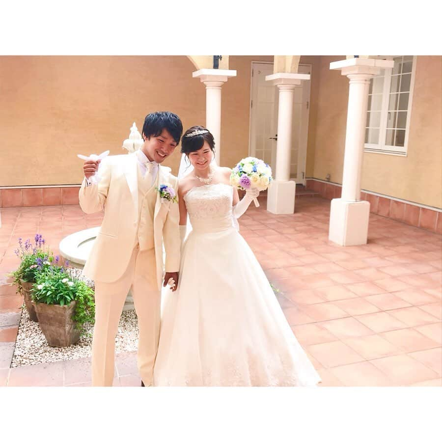 ヴィラデマリアージュ越谷レイクタウンweddingさんのインスタグラム写真 - (ヴィラデマリアージュ越谷レイクタウンweddingInstagram)「・ ・ 〜Party Report〜 ・ ・ 常にお二人の笑顔が溢れる姿 ・ それはお二人がゲストの方々から愛され 親しまれ 尊敬され 様々なお声から感じられるものでした･:*+. ・ ・ 緊張しながらも家族や友人・会社の方々へ想いを伝えられたご新郎様のお姿 ・ 一生懸命ご新婦様のお手紙を読む場面でハンカチで涙を拭って差し上げようとする姿 ・ ・ ご新郎様の優しさや強い想いを感じる事のできる素敵な結婚式となりました🌿✨ ・ ・ 結婚式とは感謝を素直に伝える事のできる魔法のかかる素敵な一日なのです⋆*❁*⋆ฺ｡* ・ ・ next… ・ ・ #プレ花嫁 #卒花嫁 #卒花 #結婚式 #結婚式準備#ウェディング #wedding#花嫁#思い出#ブーケ#ヴィラデマリアージュ越谷レイクタウン#家族#花嫁レポ#カメラ#記念日#式場見学#写真好きな人と繋がりたい #ウェディングドレス #教会#親子#dress#colour#flower#natural#happiness#reporters#party」7月5日 13時35分 - villas_des_mariages_koshigaya