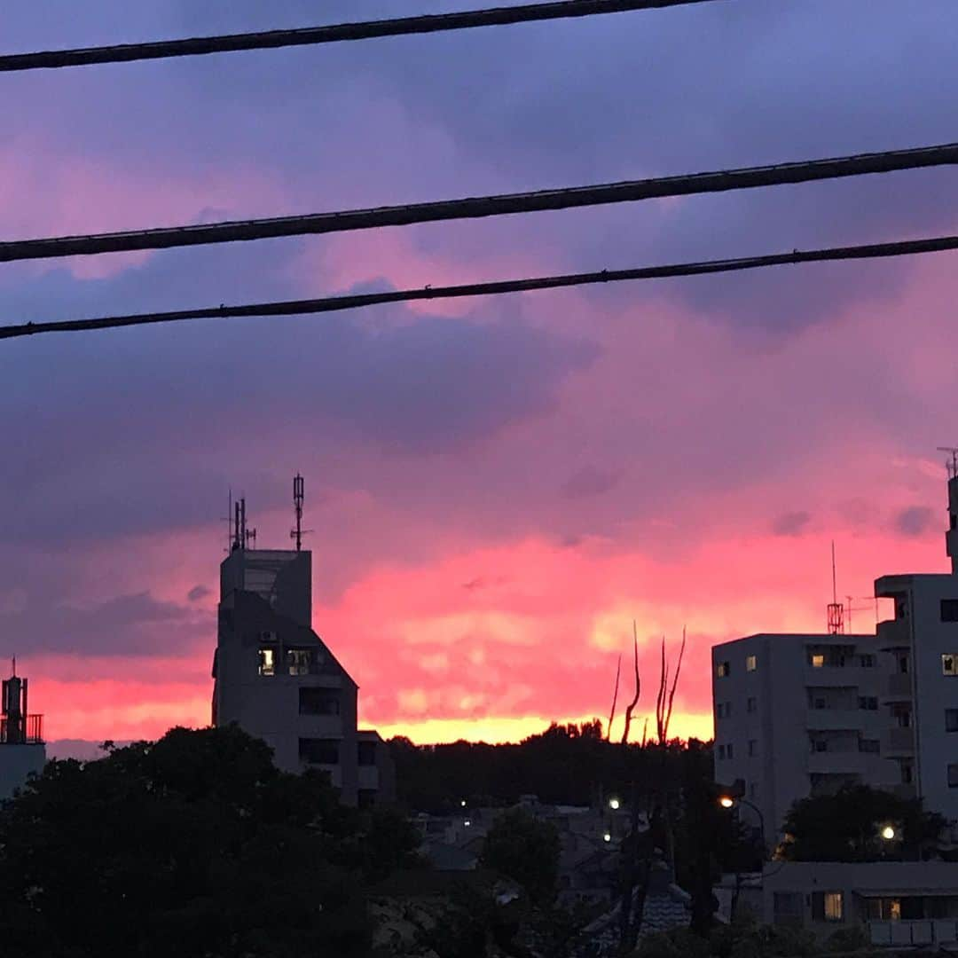 日暮愛葉さんのインスタグラム写真 - (日暮愛葉Instagram)「夕焼け！すごい！」7月5日 19時08分 - aiha_higurashi