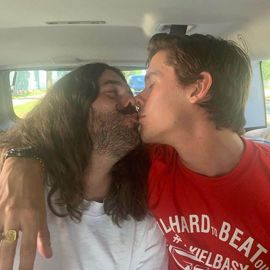 Just Jaredさんのインスタグラム写真 - (Just JaredInstagram)「Are @antoni and @jvn a new couple?! Tap this photo at the link in bio for the latest on the @queereye stars! #AntoniPorowski #JonathanVanNess #QueerEye Photo: Antoni Porowski」7月5日 13時47分 - justjared