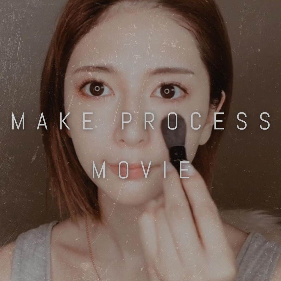 仲村美香さんのインスタグラム写真 - (仲村美香Instagram)「最近のMAKE PROCESS💄✨ 何度も載せ直してすみません😭💦 ・ ・ 最近は艶っぽく見えるように 艶系のコスメを使ってます♡ 動画のメイクプロセスの後に 使用コスメの写真と品番書いてあるのでそちらをご覧くださいー✨ ・ ・ ・ THREEのシマリンググローデュオ、 左のカラーだけいつも残ってたから アイシャドーの下地にしてる！ こうするとかなり艶が出るんです♡ その後乗せてるTOMFORDのシャドーも もともと艶っぽい感じの質感なので 濡れたような瞼になるよん✨ ・ ・ ・ チークもマットなオレンジの上に 艶が出るキラキラのハイライトを乗せてます♡ オレンジ系のメイクが最近のお気に入りです🐶🌸 ピンク系だとチークとリップを変えるので また紹介しますね♡ ・ ・ ・ ・ #裸眼#マツエク#メイクプロセス#makeup#make#cosme#コスメ#コスメ好きさんと繋がりたい #メイク好き#THREE#BOBBIBROWN#INTEGRATE#KATE#EXCEL#3CE#韓国コスメ#プチプラコスメ#アートメイク#メイク動画#tomfordbeauty #loveliner #ラブライナー」7月5日 14時14分 - mikapu0519