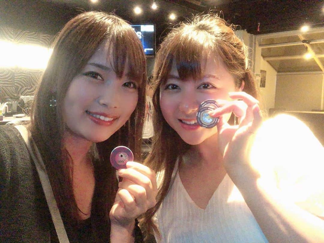 由井香織のインスタグラム：「久々にポーカー♠️やりたくなっちゃって千明ちゃん誘って楽しんできました✨勝負どころを逃して最後負け🥺でも夢中になれるゲーム。面白かったあ😋  #ポーカー#poker#ゲーム」