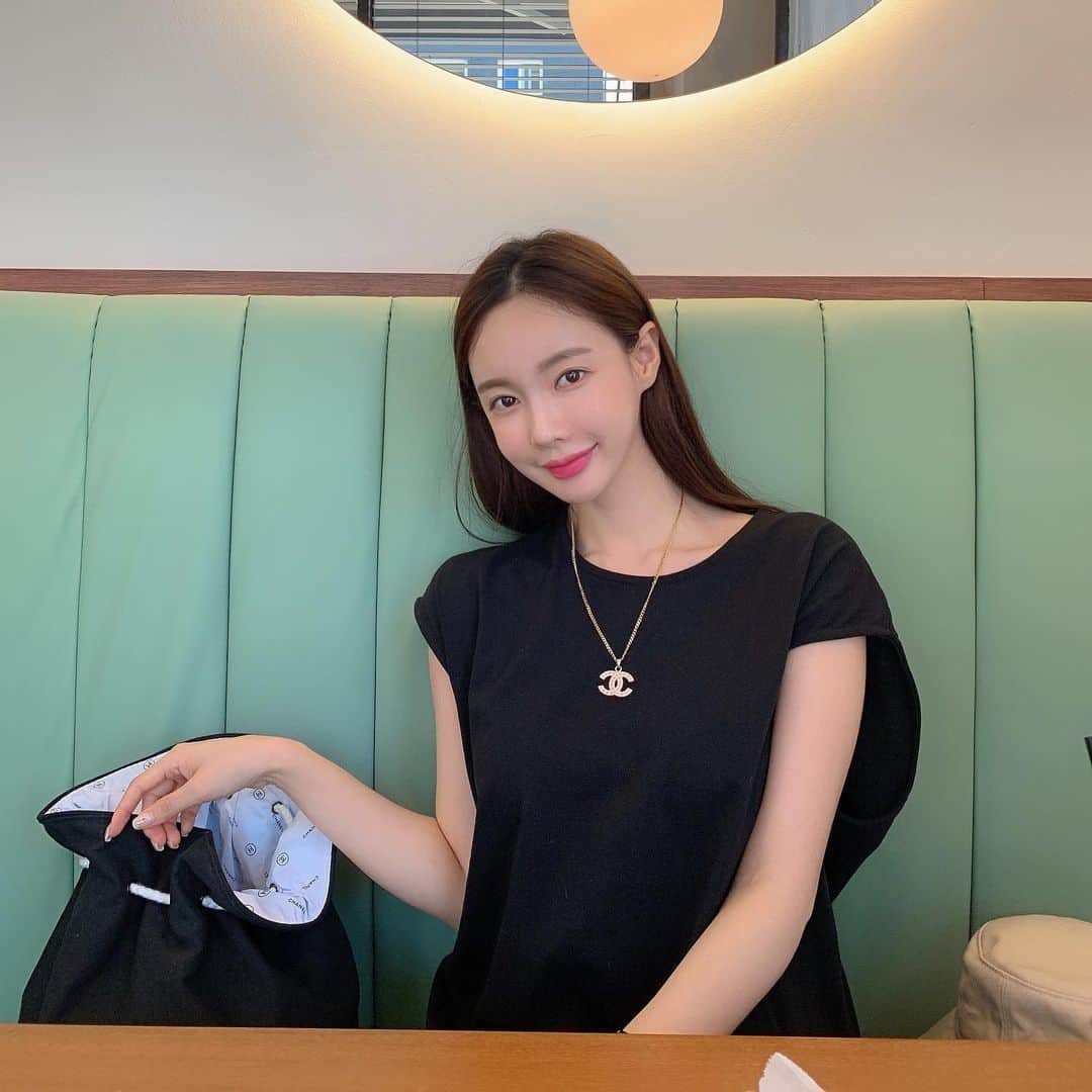 Hyemiさんのインスタグラム写真 - (HyemiInstagram)「미팅이라쓰고 수다라 읽는다 🙋🏻‍♀️ 집 근처에 좋은카페가 많군 히히」7月5日 14時20分 - hinzajoa