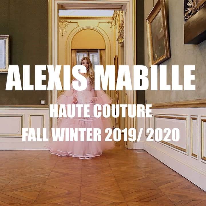 アレクシマビーユのインスタグラム：「Enjoy the opus 3 of my Haute Couture collection @alexismabille FW2019/20 full video on  https://youtu.be/bJuDpu7mw2w  Shot @julietrannoy hair @odilegilbert_official with @lorealpro makeup @lloydsimmondsmakeup with @macpro soundtrack @emmanuelcaurel  thanks to the dreamteam #alexismabille #alexismabillehautecouture #hautecouture #inthemood #teteatete #lorealprofessionel #maccosmetics #odilegilbert #lloydsimmons #julietrannoy #parishautecouture #emmanuelcaurel」