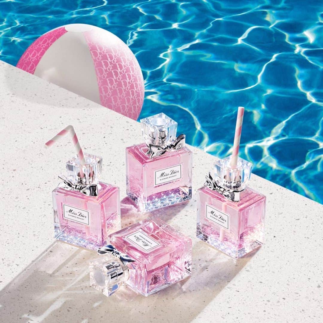 DFS & T Galleriaさんのインスタグラム写真 - (DFS & T GalleriaInstagram)「Don't miss out on the @dior Summer Party to celebrate the arrival of summer! Whether you prefer dancing by the pool or taking a plunge amongst colourful floats, it's all about luxurious fun under the sun. How can you resist? Visit DFS.com to find out more.  #DiorSummerParty #TGalleria #ShopDutyFree」7月5日 15時01分 - dfsofficial