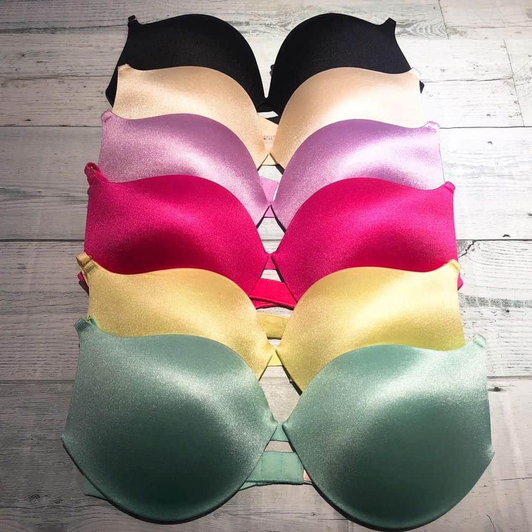Ravijour札幌4丁目プラザ店のインスタグラム：「#ONSALE  CANDY FIT🍭💕 ただいまのSALE期間限定 50%OFF🤩 ブラ、ショーツセットで ¥2.950+tax  詳しくはBLOG書きました！ TOPのURLから飛んでください✈︎ #ラヴィジュール  #ravijour  #ravijourstaff  #ravijour_official  #ravijoursapporo」