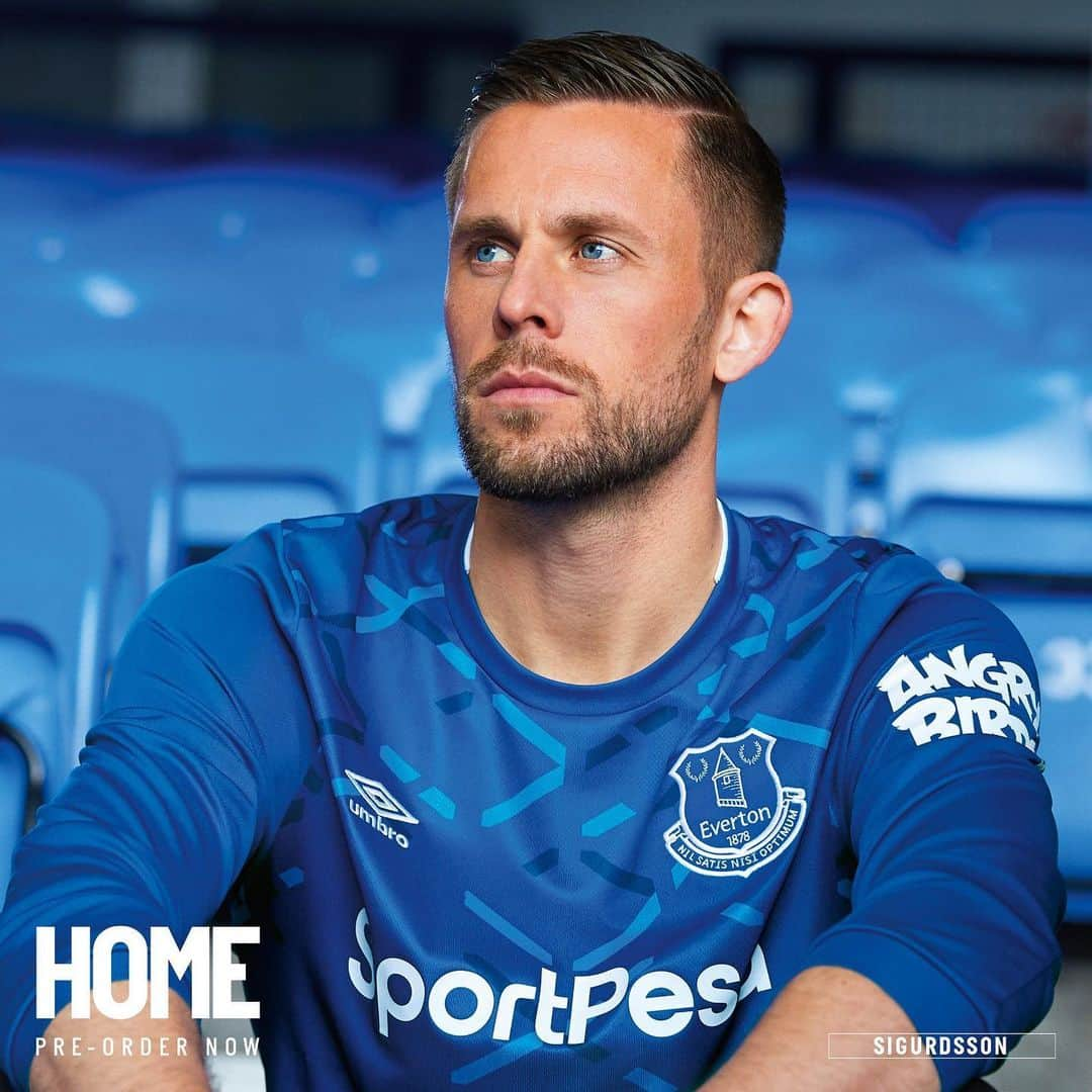 ギルフィ・シグルズソンのインスタグラム：「Check out the new 2019-20 home kit in the new shirtzine #StDomingo 💙  http://ngx.me/3a1g4Dz?channel=Sigurdsson」