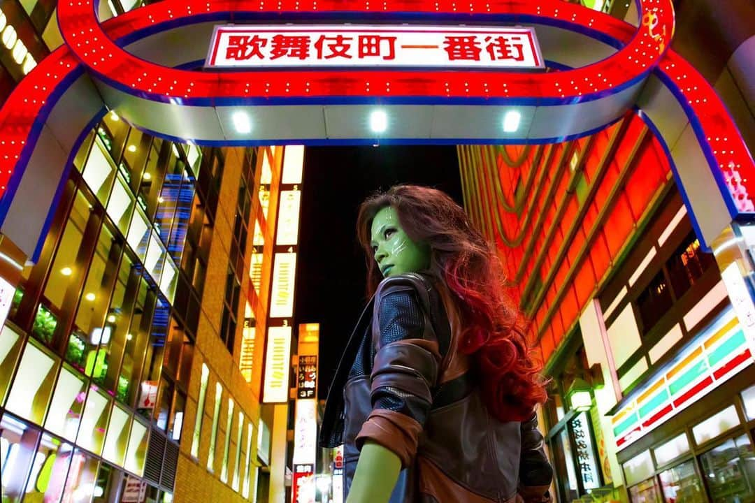 小柳ゆきさんのインスタグラム写真 - (小柳ゆきInstagram)「👾 #tokyo #kabukichou  #sightseeing #gamora #seriouscosplay #東京 #観光 #ガモーラ」7月5日 15時15分 - yuki_koyanagi