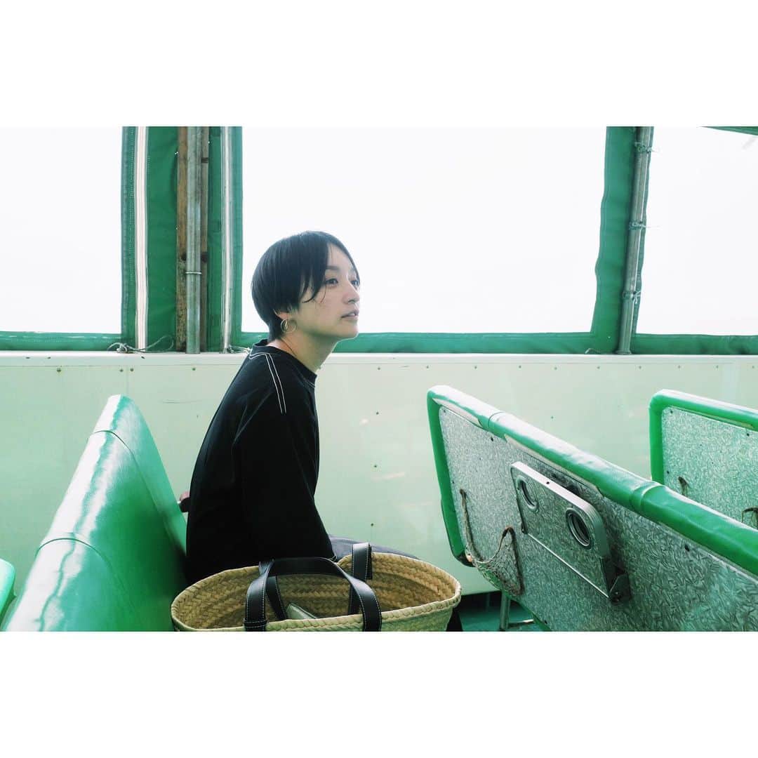 高山都さんのインスタグラム写真 - (高山都Instagram)「船に乗って移動するのもまた良し🛥 気持ちよくって、起きたら着いてた。 #青森 #仏ヶ浦 #下北半島 #都の旅の記録」7月5日 15時24分 - miyare38