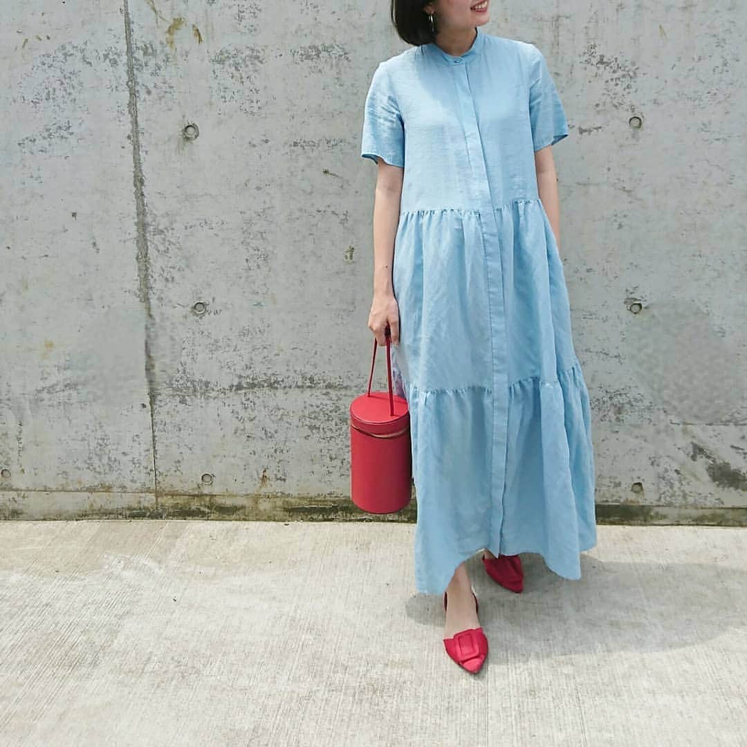 ayaka8880のインスタグラム：「. . ✒妊婦日記✒ . ◯娘の成長 . 保育園の先生に、昼寝が取れてきたとは聞いていたのですが、 . 昼寝をしなかった昨日、19:50頃からギャン泣き。 . 娘は割りと穏やかなタイプなので、え！どうしたの😱と聞くと、 . こなつも分かんないー！泣  と言うので、親子で解決策を模索。 . 21時就寝なのですが、20:30には爆睡していました。 . 結局、眠かったのか。。 . と同時に思う、二人目男子の恐怖。 . ママ友から『底無し体力の男の子の世界へようこそ😁』とLINEきて震えたのです。 . 男の子って体力すごいらしいよ、ママ大丈夫かな、と娘に相談したら、 . こなつお姉ちゃんがオムツ替えて、おしゃぶりちゅっちゅするから、ママちゃん寝てていいよ。と。 . 縦割り保育(只今、娘は１歳児のお手伝いをしている)のありがたさと、 . 何卒、よろしくお願いいたします。な、気持ちです。 . #妊婦日記 #体重管理 #妊婦飯 #マタニティコーデ #妊娠８ヶ月 #姉弟 #姉弟予定 #二児ママ #女の子ママ」