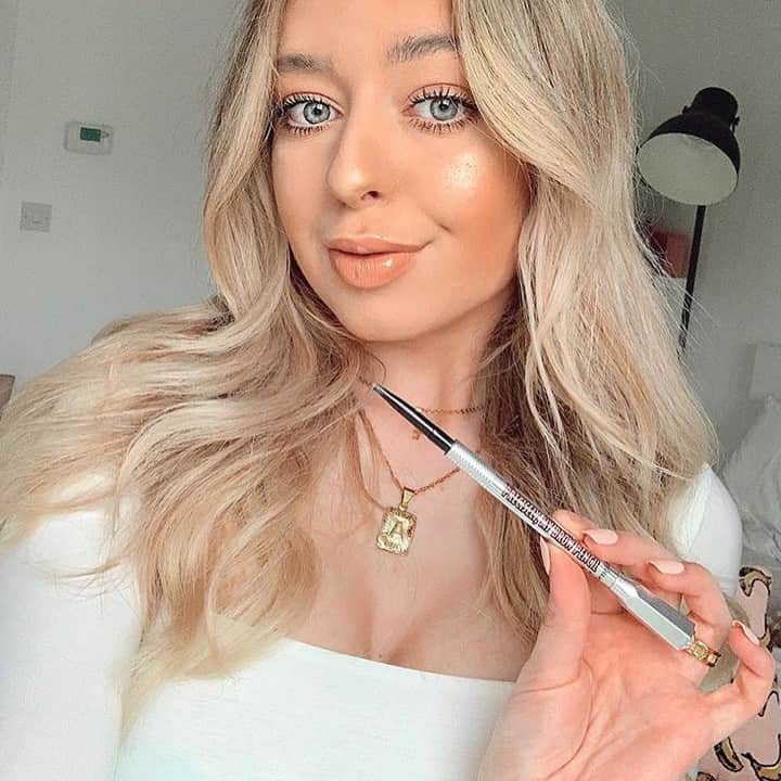 Benefit Cosmetics UKさんのインスタグラム写真 - (Benefit Cosmetics UKInstagram)「Bossin' your BROWS girrrl 👏 #regram of @anastasiakingsnorth wearing #preciselymybrow pencil to style her #benefitbrows (would you believe us if we told you Anastasia did her brows in a minute) 😱 . . . 📷 Image Description: A selfie of @anastasiakingsnorth wearing precisely, my brow pencil」7月5日 15時31分 - benefitcosmeticsuk