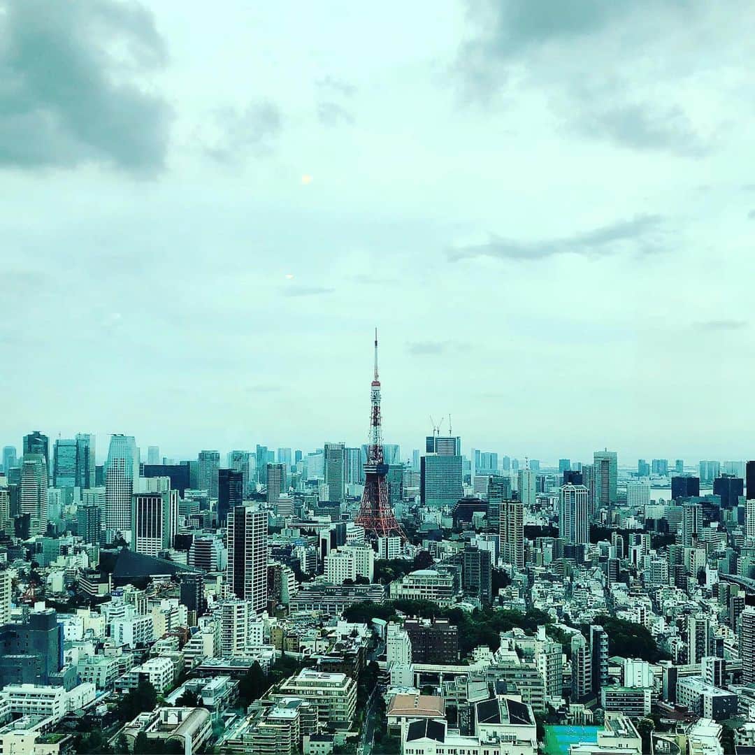 阿部洋子さんのインスタグラム写真 - (阿部洋子Instagram)「🗼 #jwave  #radio  #live  #allgoodfriday  #tokyotower  #東京タワー」7月5日 15時45分 - hirocoring