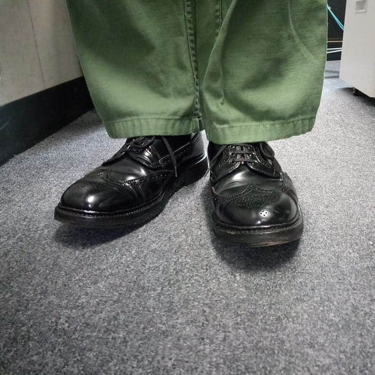 m.mowbrayさんのインスタグラム写真 - (m.mowbrayInstagram)「オールデンのミリタリーラスト。黒靴をあまり履かない私ですが、黒靴の良さを再認識させてくれる1足です。  #ALDEN #ミリタリーラスト #つまり #ミリタリーの #ラスト #なんだかんだで #カーゴパンツとあわせちゃう #梅雨の合間を縫って #隙あらば #コードバン #mowbray同盟  #柴崎」7月5日 15時53分 - m.mowbray