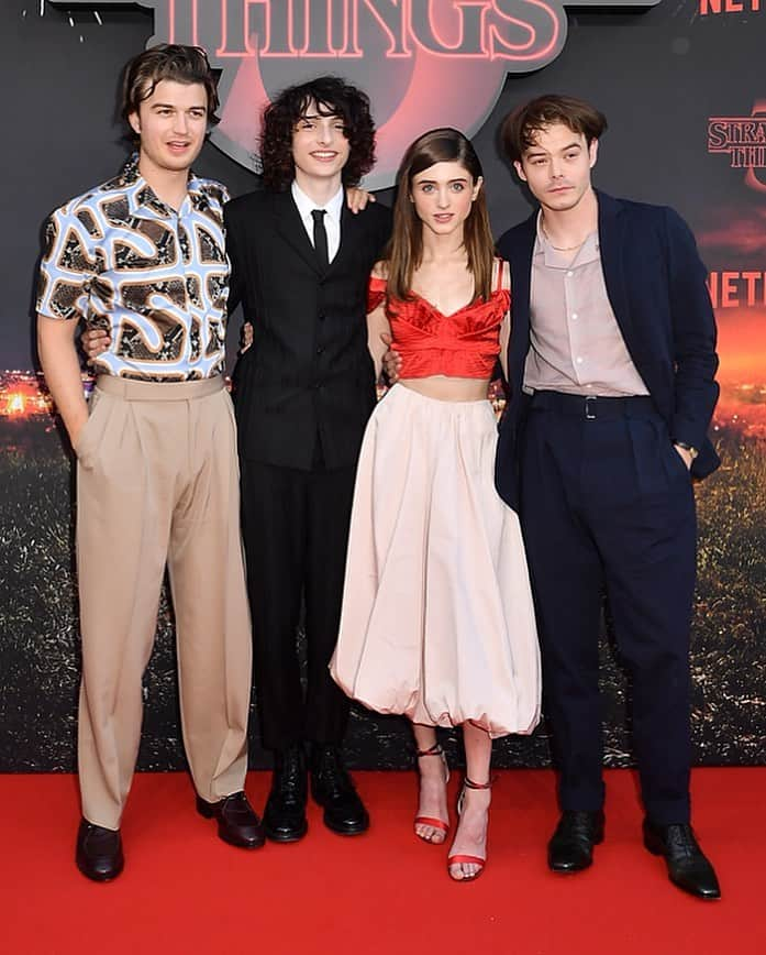 Just Jaredさんのインスタグラム写真 - (Just JaredInstagram)「The stars of @strangerthingstv step out for the Paris premiere of the series! #JoeKeery #FinnWolfhard #NataliaDyer #CharlieHeaton #StrangerThings Photos: Getty」7月5日 16時11分 - justjared