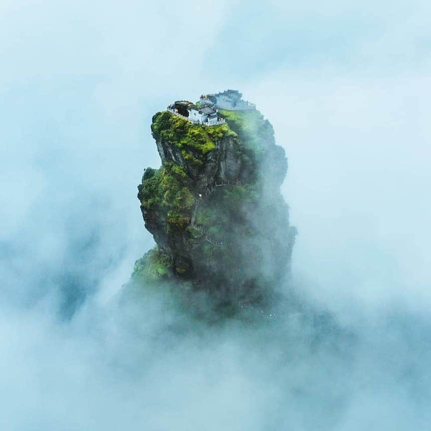 Discover Earthさんのインスタグラム写真 - (Discover EarthInstagram)「China looks like such a wonderful place to discover ! Which photo do you like the most ? Tell us bellow ! 🇨🇳 Share this with someone you would want to visit China with ! — 📍#DiscoverChina — 📸 Photos by @long.explorer」7月5日 16時41分 - discoverearth