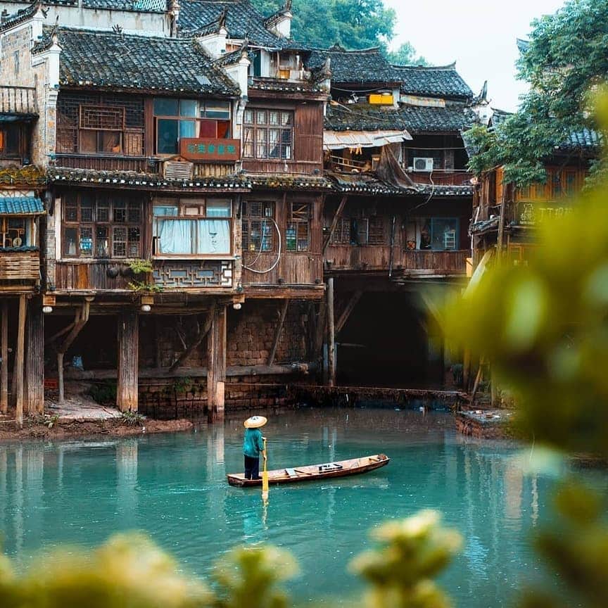 Discover Earthさんのインスタグラム写真 - (Discover EarthInstagram)「China looks like such a wonderful place to discover ! Which photo do you like the most ? Tell us bellow ! 🇨🇳 Share this with someone you would want to visit China with ! — 📍#DiscoverChina — 📸 Photos by @long.explorer」7月5日 16時41分 - discoverearth