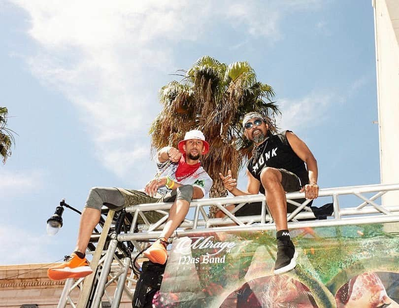 アフィオン・クロケットさんのインスタグラム写真 - (アフィオン・クロケットInstagram)「Last weekend @hollywoodcarnival was litty as usual 🇹🇹🔥🔥✊🏽 . . #affioncrockett #trinidad #vybezandting #hollywoodcarnival 📸 @patrickstruys」7月5日 16時51分 - affioncrockett